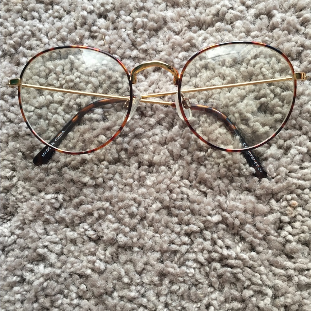 Urban Outfitter fake glasses